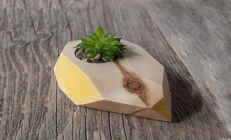 چوبی فانتزی 1 - گلدان چوبی فانتزی مناسب برای خانه های شما