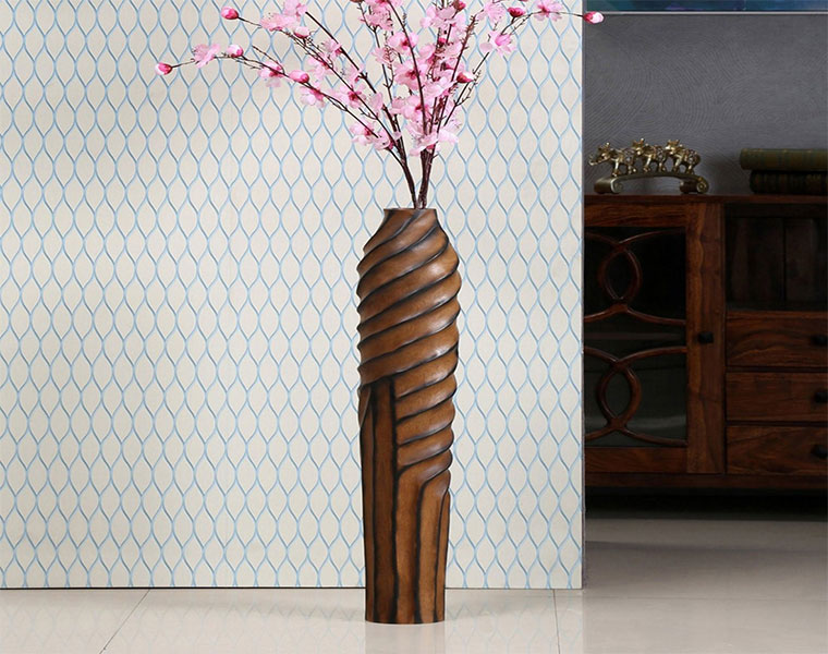 چوبی بلند 2 - مهمترین تاثیر گلدان چوبی بلند بر دکوراسیون منزل چیست؟